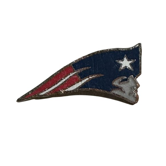 Vintage 2002 New England Patriots Lapel Pin By Aminco Peter David - Picture 3 of 7